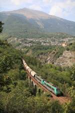 BB 36351 und eine weitere BB 36000 mit einem Zug von Frankreich nach Torino bei Morelli oberhalb von Susa, 21.08.2012.