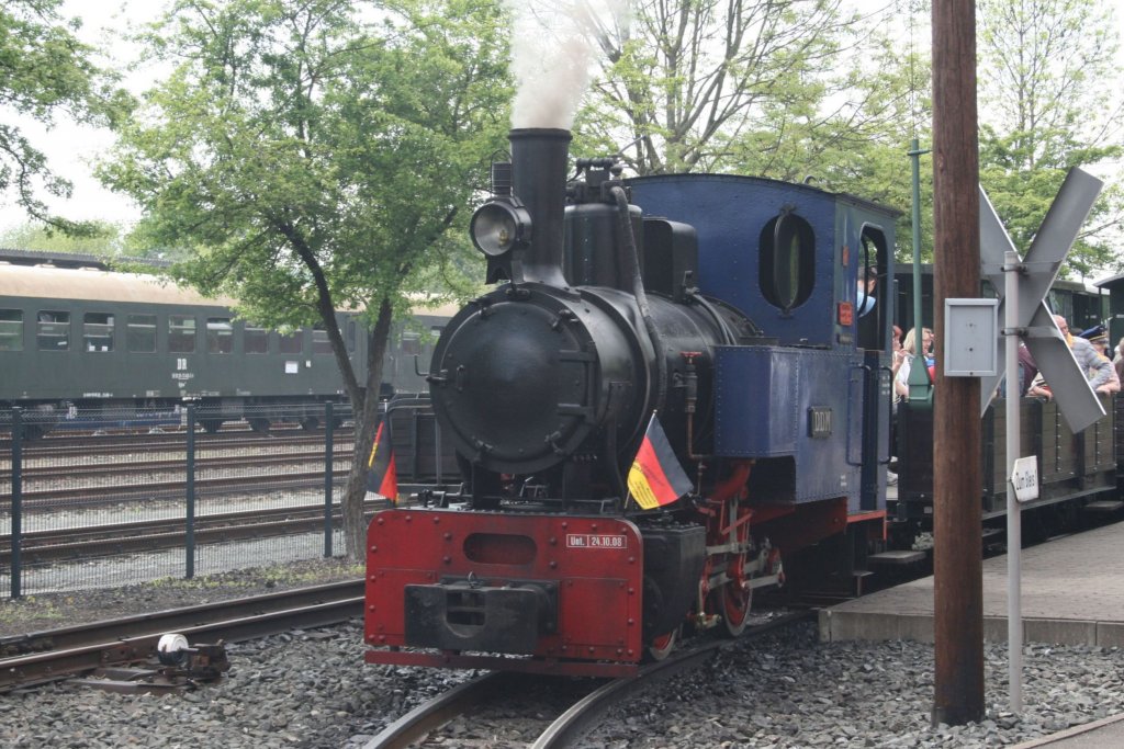  Die kleine Bahn im Museumsgel�nde war immer gut besetzt.22.05.10.