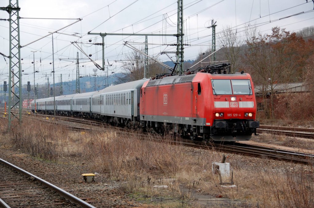 ... um dort einen Militrzug abzuholen. 185 129 fuhr am 20.03.10 mit ihrem Zug von Eisenach Richtung Bebra.