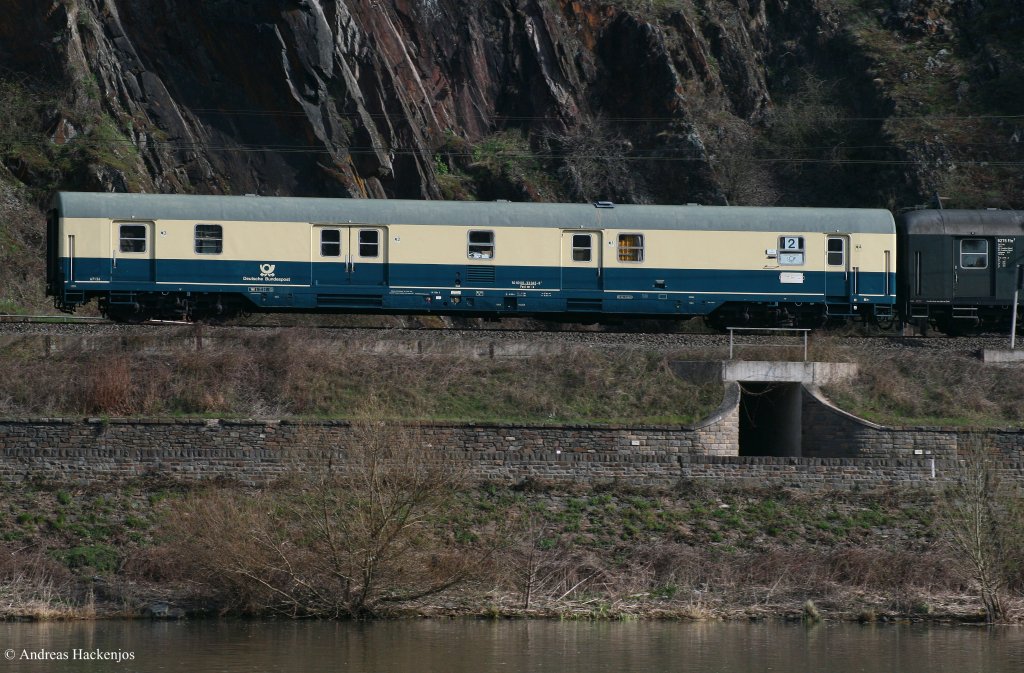 01 1066 der UEF mit dem P 101(Trier Hbf-Koblenz Hbf) bei Hatzenport 2.4.10