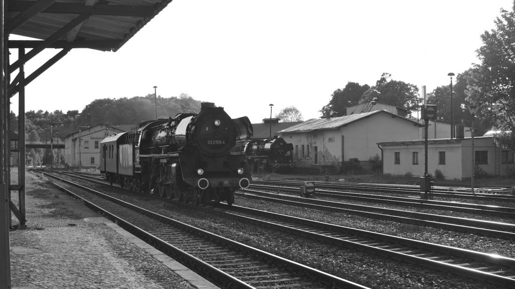 03 2155 kommt nach einer Sonderfahrt in Thringen am Abend des 20. Mai 2012 wieder in Nossen an.