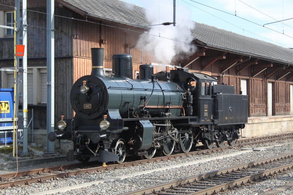 10 Jahre SBB Historic.Jubilumsfahrt mit B 3/4 1367(1916)
Mittagspause in Langnau/Be.Mit der Schlepptenderlok 1367 gibt 
im Jahr meistens nur eine Fahrt.19.02.11