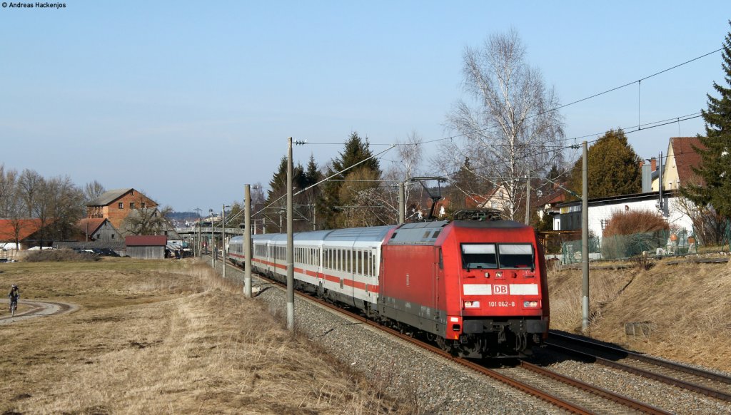 101 062-8 mit dem IC 2005  Bodensee  (Emden Hbf-Konstanz) in Klengen 10.3.12