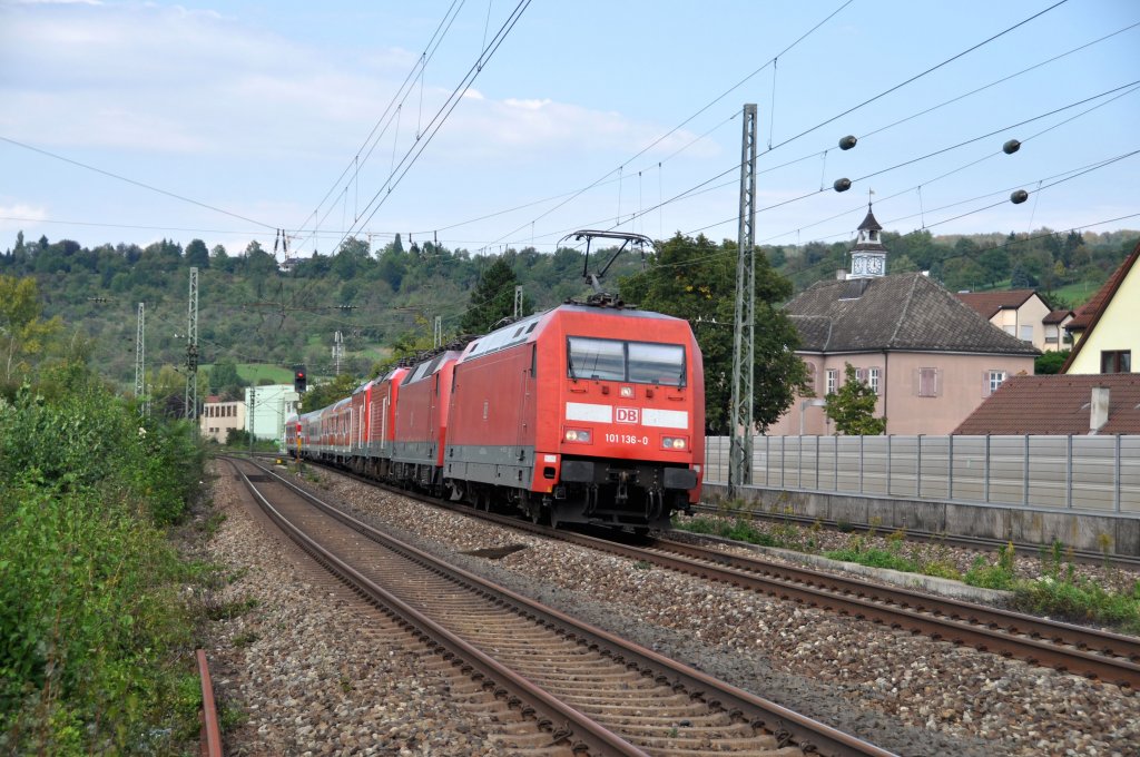 101 136 mit dem Samstglichen PBZ D-2461 nach Mnchen unterwegs,bei der durchfahrt in Altbach am 17.9.2011