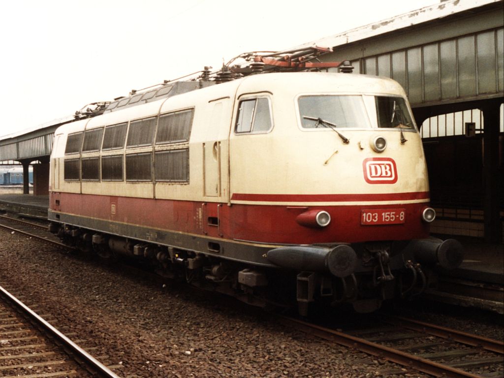 103 155-8 auf Oberhausen Hauptbahnhof am 03-03-1993. Bild und scan: Date Jan de Vries.