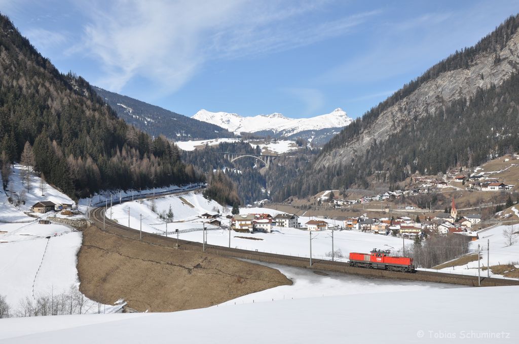 1063 041 kommt am 10.03.2012 als Lerrfahrt wieder zurck vom Brenner.