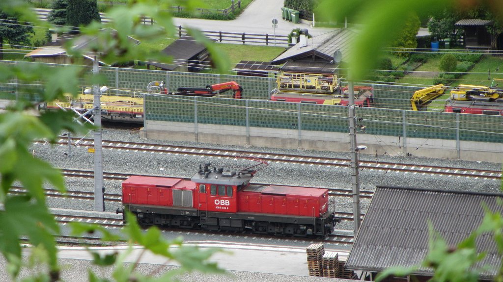  1063 mit Bltterrand , so gesehen in Brixlegg am 17.5.2013.