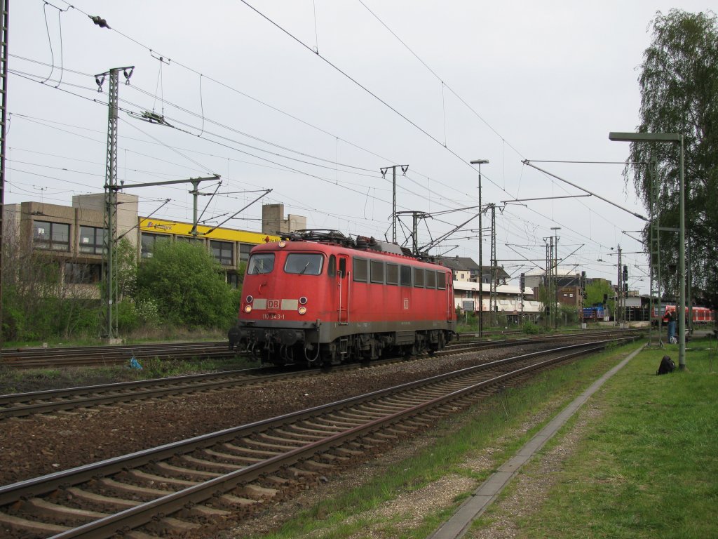 110 343-1 des DB Fernverkehrs, f�hrt am 29.04. 10 als LZ.