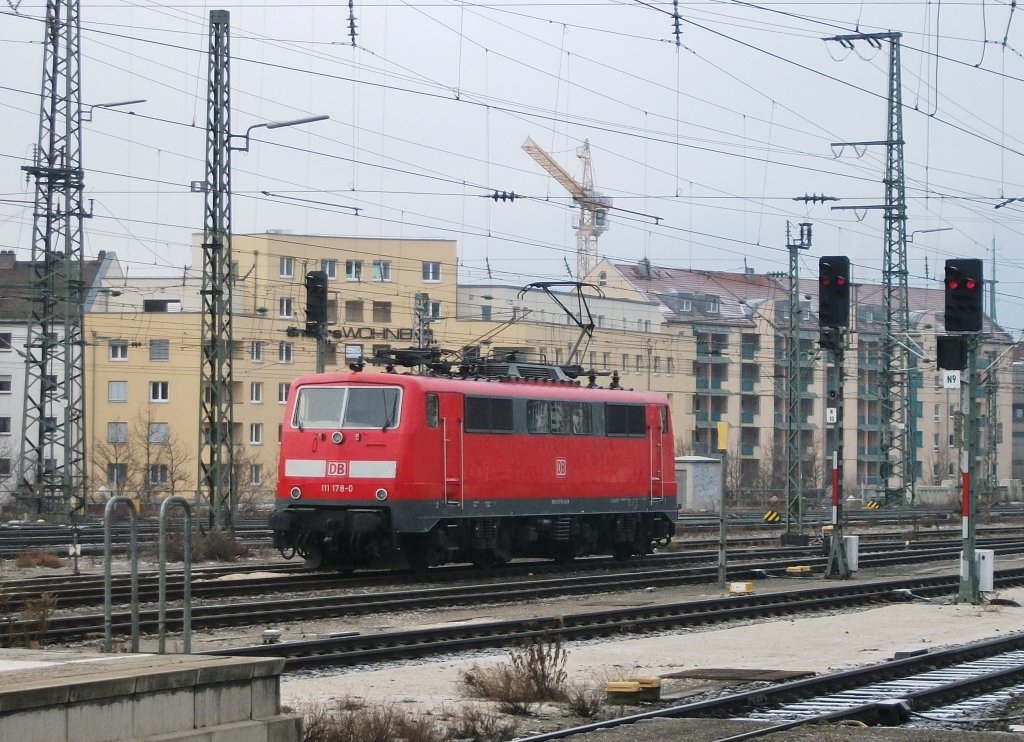 111 178-0 rangiert am 15.Januar 2012 im Nrnberger Hbf.