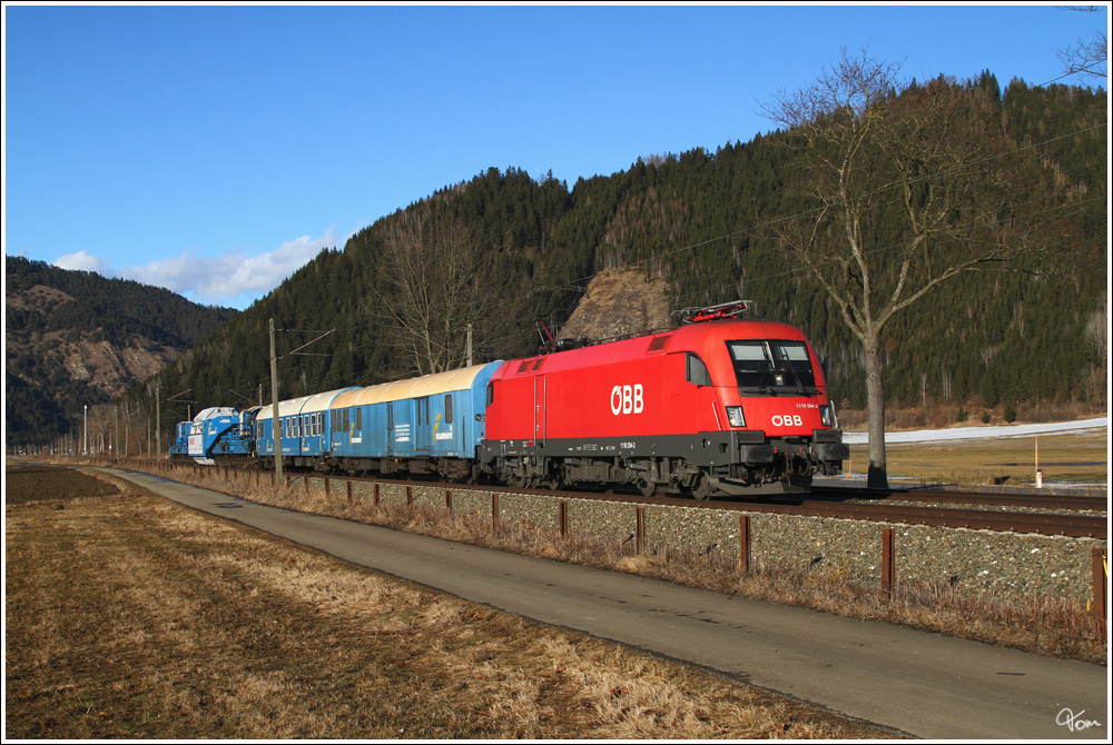 1116 254 fhrt mit dem Trafotransport 90042 von Gleisdorf nach Knittelfeld und weiter nach Lienz. 
St Lorenzen 25.2.2012
