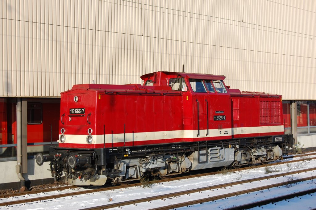 112 565-7 am 20.12.2009 bei -15 Grad auf dem Chemnitzer Hauptbahnhof