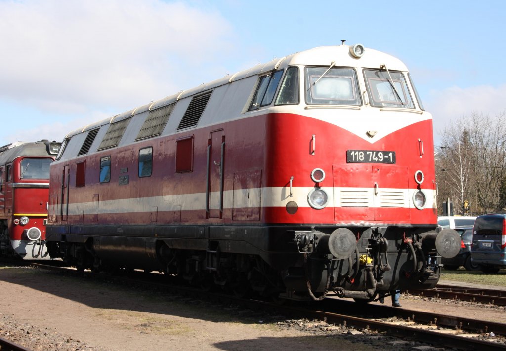 118 749-1 in Leipzig Plagwitz 19.03.2011