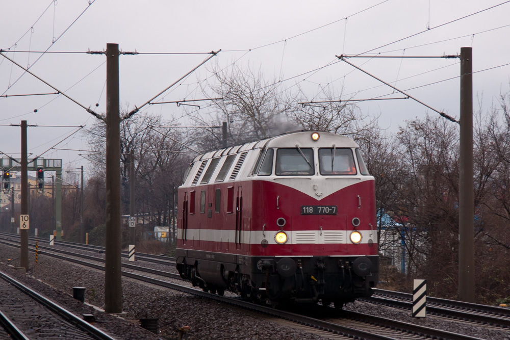 118 770 fhrt durch Dresden-Dobritz nach Dresden-Friedrichstadt. 02.02.2013
