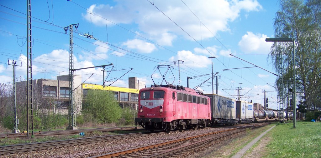 140 024-3 in Lehrte, am 15.04.2011.
