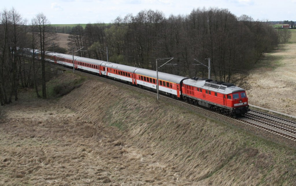 1.4.2012 232 524-9 mit EC 178 von Angermnde kommend. Letzte Fahrt Agm - Stettin des EC war am 5.6.12