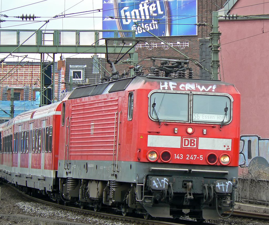 143 247-5 auf der S6 nach Essen bei der Einfahrt in Kln Hbf. am 28.03.2010