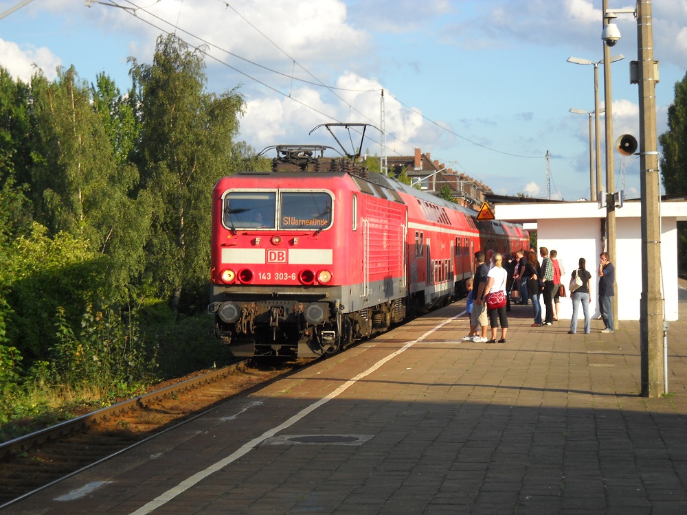 143 303 am 13.08.2011 in Rostock Holbeinplatz.