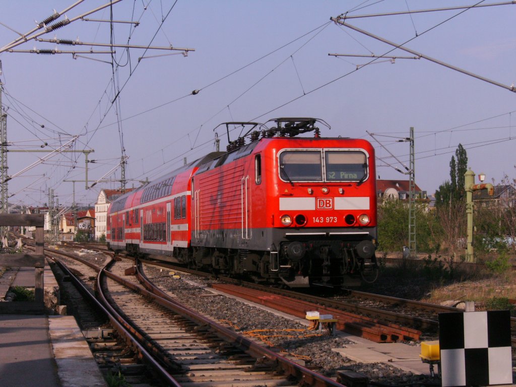 143 973 kommt mit S2 am 30.04.2012 in Dresden Neustadt an.