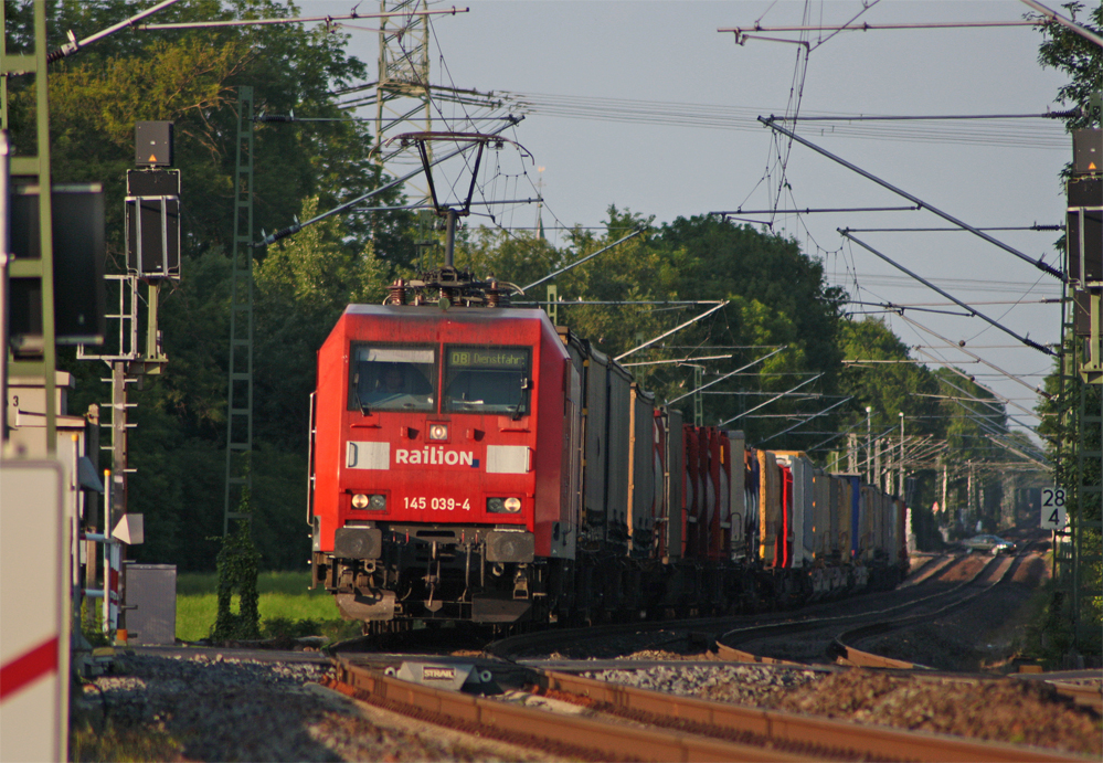 145 039-4 mit einem Gterzug nach Aachen-West als Umleiter am B Km 28.2, 23.5.10