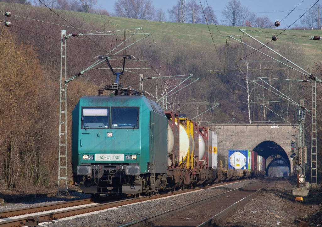 145-CL 005 von Crossrail am 03.03.2011 mit einem Containerzug am Haken auf der KBS 480 in Eilendorf. 