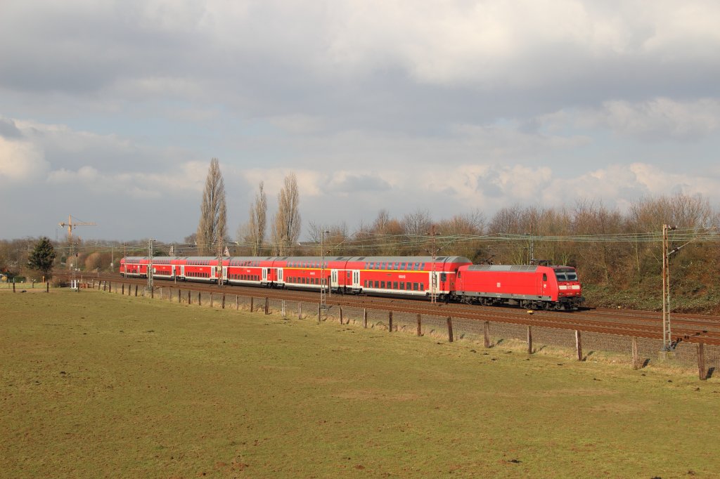 146 031 mti dem RE 10124 (Paderborn Hbf - Aachen Hbf) in Langenfeld (Rheinland) am 17.02.2013