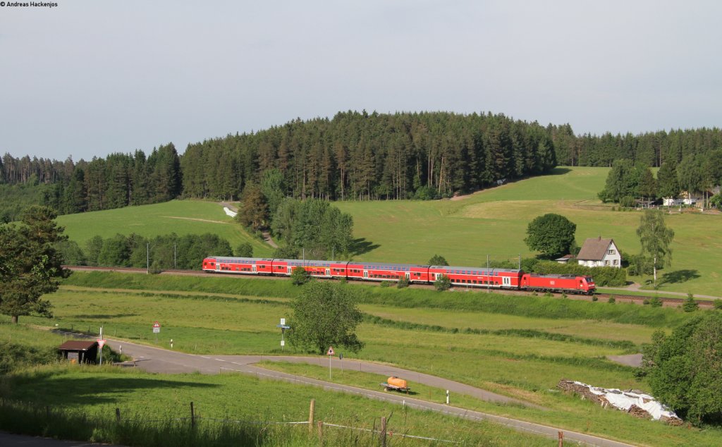 146 228-2  St.Georgen(Schwarzw)  mit dem RE 5327 (Karlsruhe Hbf-Kreuzlingen) bei Stockburg 20.6.13