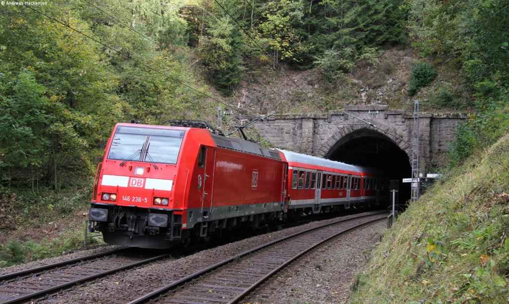 146 236-5  Triberg  mit der Sperrf 93161 (Triberg-km 61,8) am Gremmelsbachtunnel 6.10.12