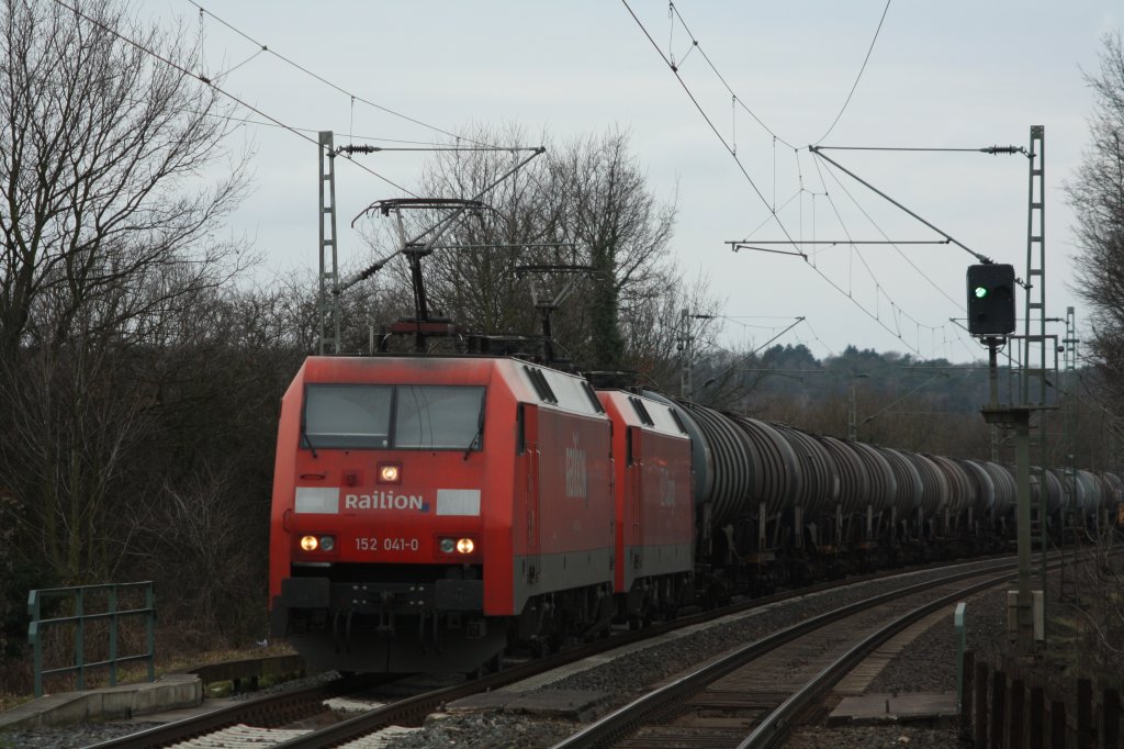 152 041-0 und 152 xxx-x mit Dieselzug nach Basel SBB in Nothberg am 13.02.2011