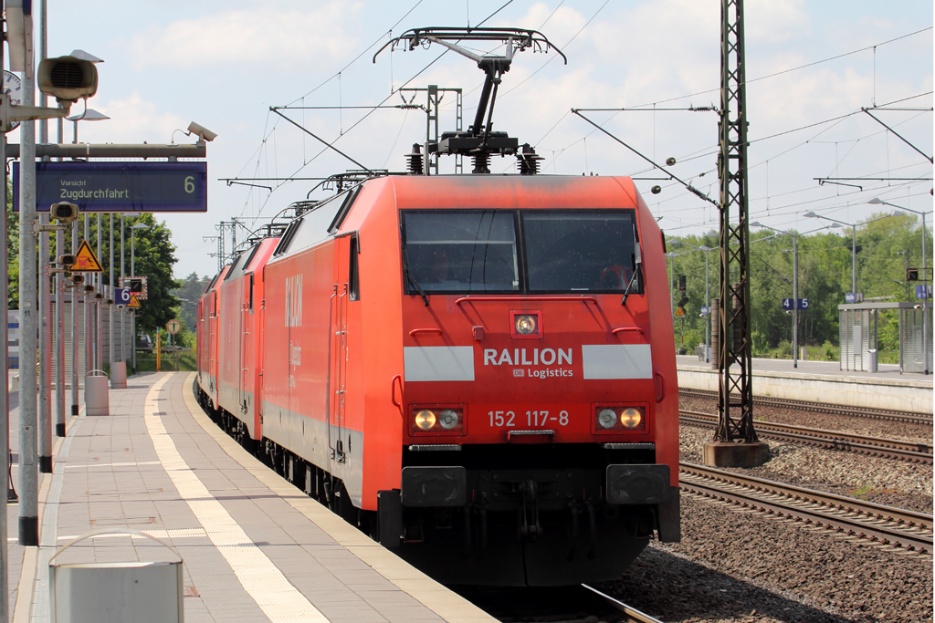 152 117-8 mit 152 053-5,152 126-9 und 185 363-9 als Lokzug in Rotenburg(Wmme) 31.5.2013