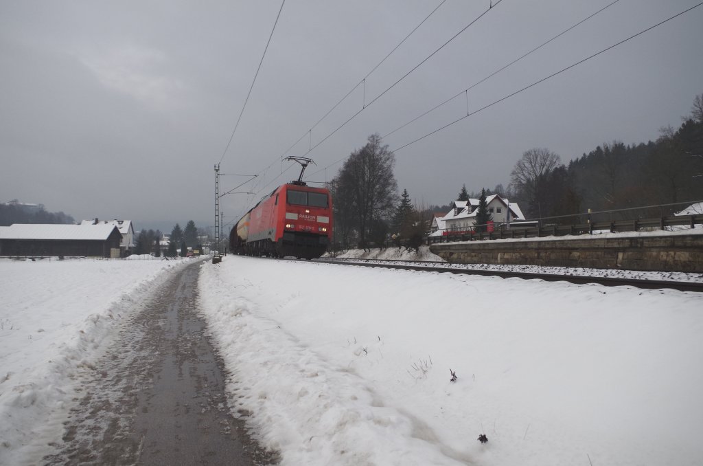 152 128 mit gemischten Gz am 15.12.2012 bei Kronach Richtung Saalfeld. 
