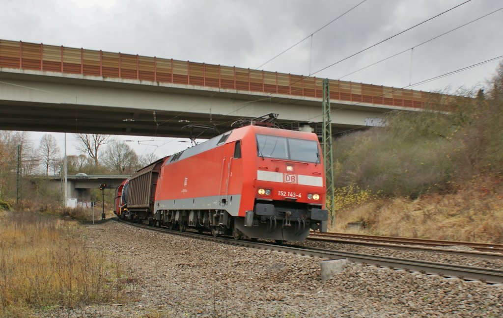 152 143-4 mit einen Gz kurz hinter Fulda in Richtung Bebra (11.2012)