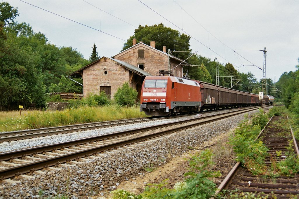 152 146-7 mit Gterzug in Vollmerz am 01.08.2011