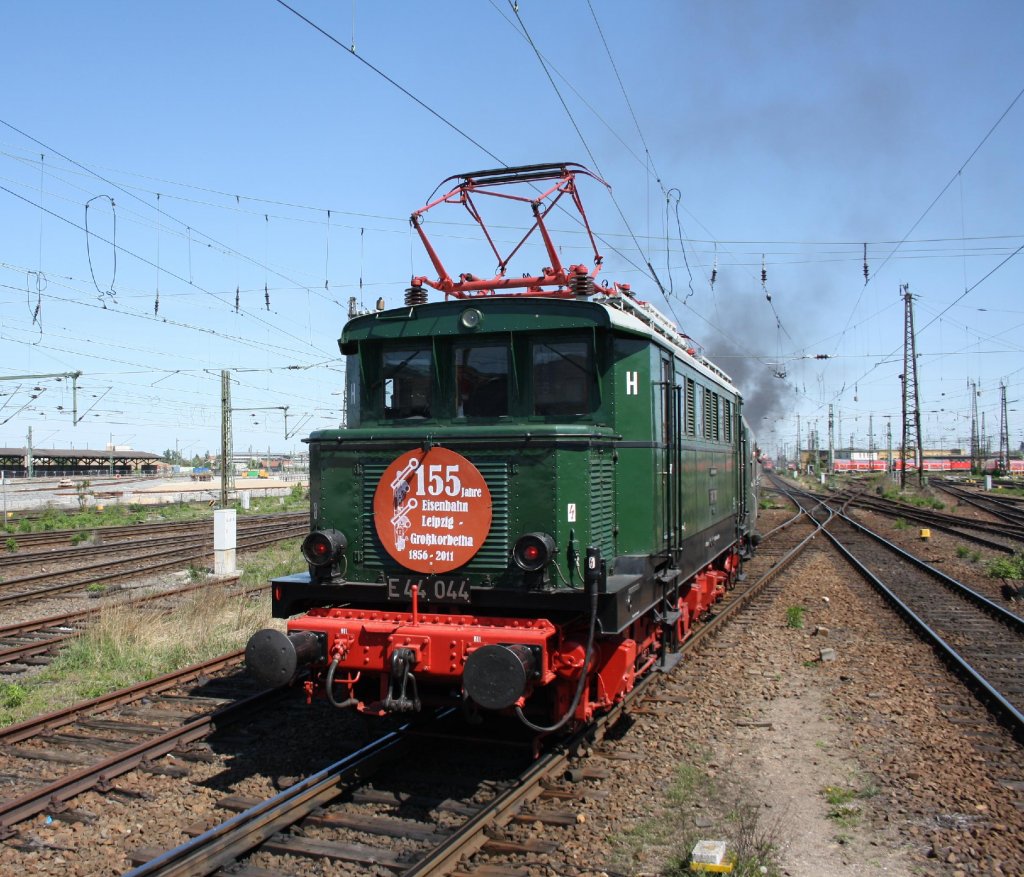 155 Jahre Eisenbahn Leipzig - Großkorbetha 1856-2011 Jubiläumszug mit E 44 044 und 35 1097-1 am Hbf Leipzig 01.05.2011
