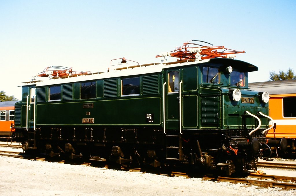 1670.25 auf der Ausstellung zum 150-jhrigen Jubilum der Eisenbahn in sterreich im Jahre 1987 in Wien.