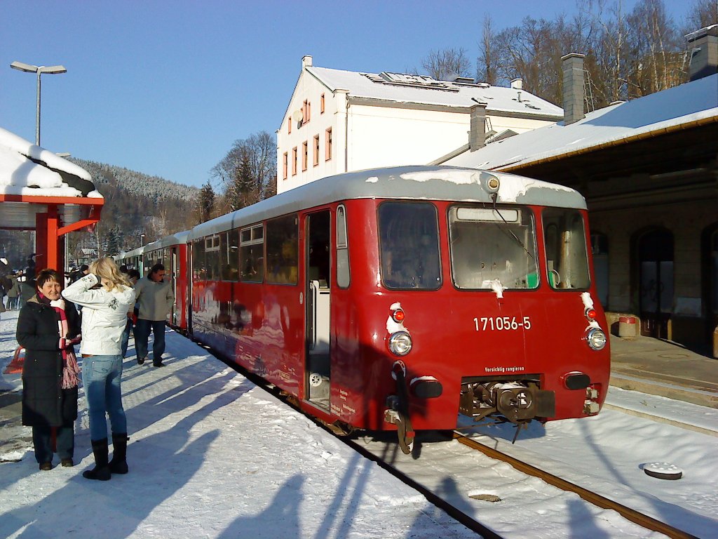 171 056-5 der Wiesentatalbahn bei der Ankunft in Annaberg Buchholz untrer Bahnhof, am 20.12.09
