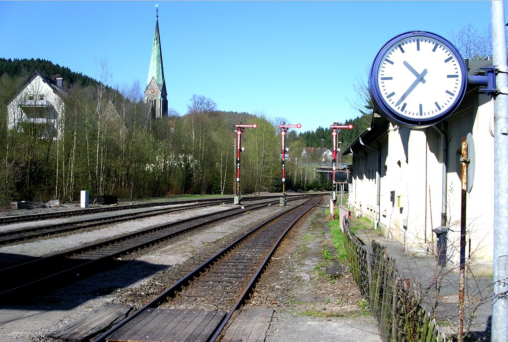 17.4.2010...damit auf dem kleinen Bahnhof Brgge/Westf. jedermann weis, was die Stunde geschlagen hat ;-))