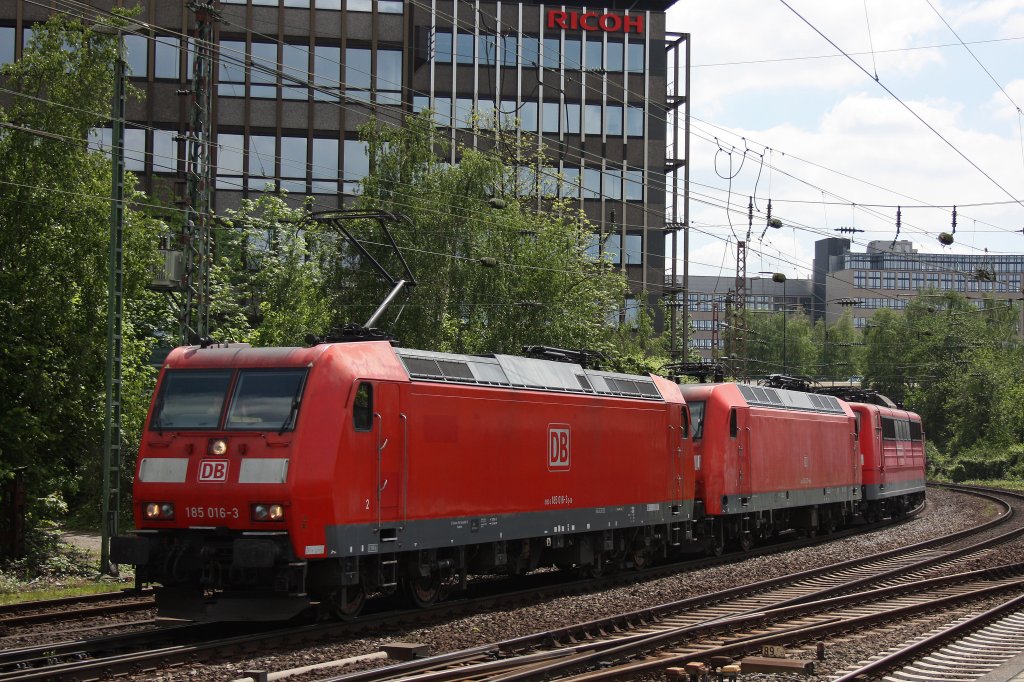 185 016 zieht am 13.5.12 eine 145er und eine 151er durch Dsseldorf-Rath.