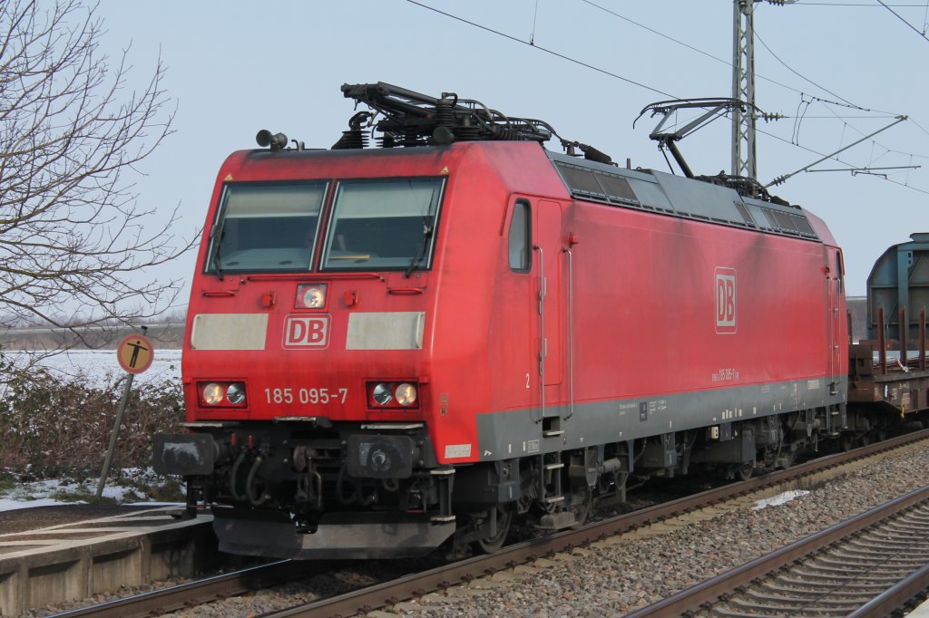 185 095-7 mit gemischtem Gterzug in Ringsheim am 13.02.2013