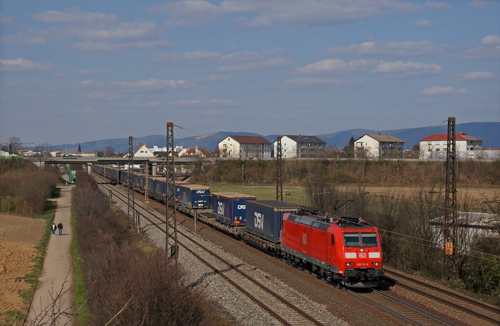 185 113-8 mit DSV-Blockzug bei Oftersheim auf dem Weg Richtung Basel. 07.04.13