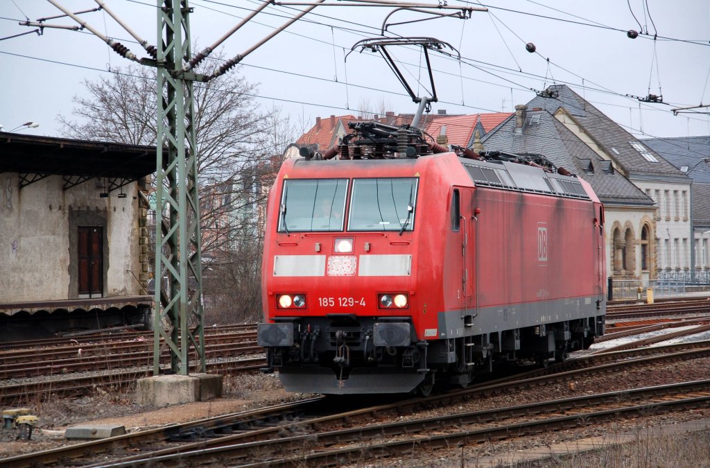 185 129 rangiert am 20.03.10 im Bahnhof Eisenach in den Gterbereich...