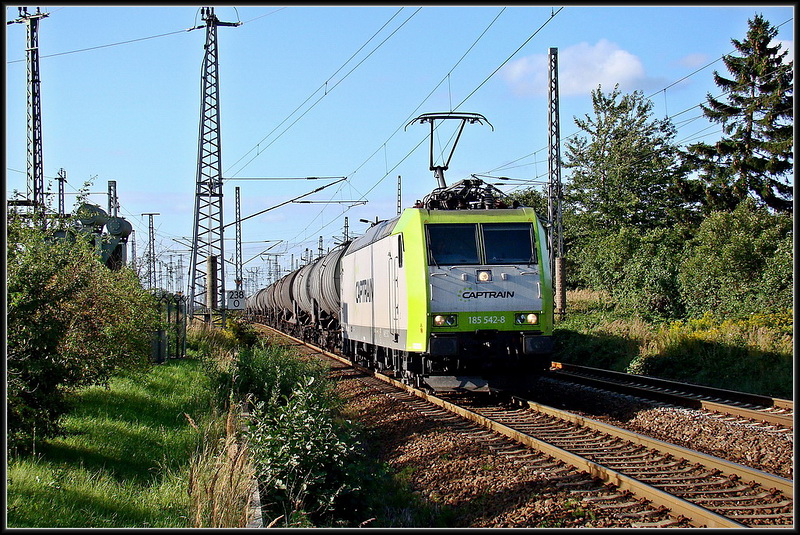 185 542-8 -Captrain- lpendel nach Stendell.   Stralsund am 01.09.12