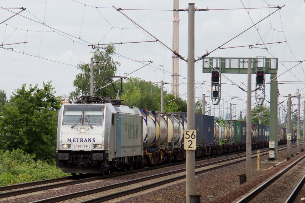 186 183 auf dem Weg nach Prag in Dresden-Dobritz, 29.06.2013