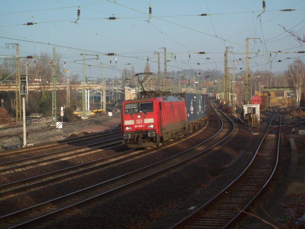 189 009 mit Container-Umleiter im  Landeanflug  auf Chemnitz HBF. Standort war die berumte und ffentlich zugngliche Trasse zum ehemaligen Rangierbahnhof Chemnitz-Hilbersdorf.