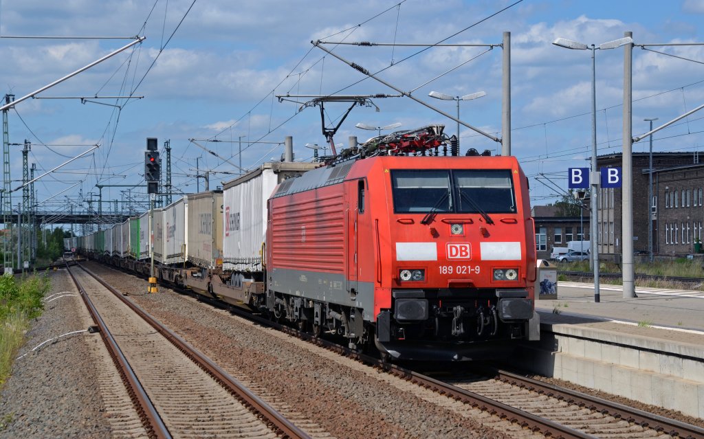 189 021 zog einen Hangartner am 17.06.12 durch Bitterfeld Richtung Leipzig.