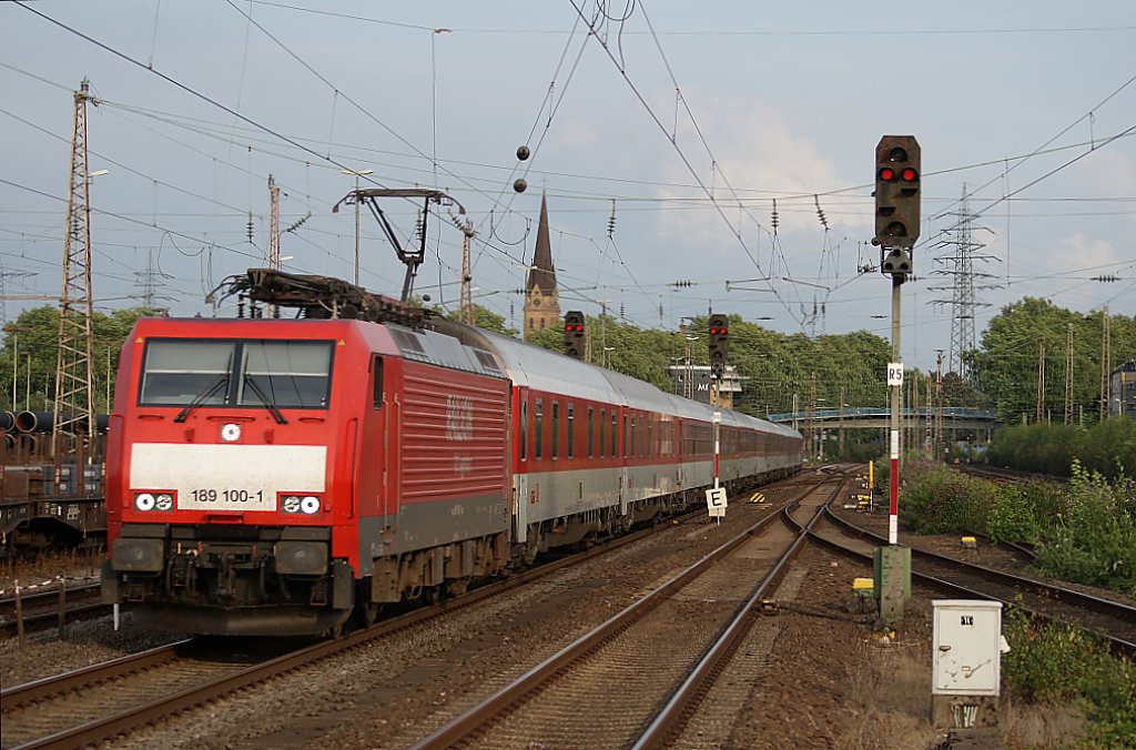 189 100-1 mit den CNL421 nach Wien + CNL 40421 nach Milano Centrale bei der Durchfahrt durch Mlheim Styrum am 11.08.09