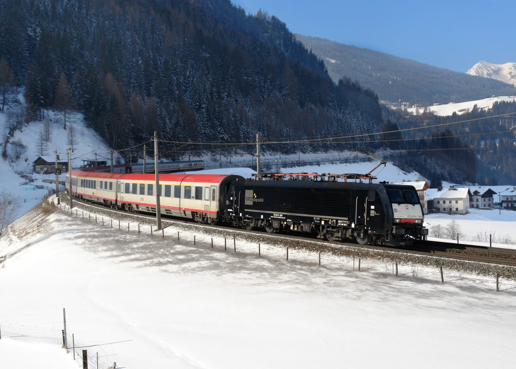 189 994 mit EC 88 am 13.02.2010 unterwegs bei St. Jodok am Brenner.