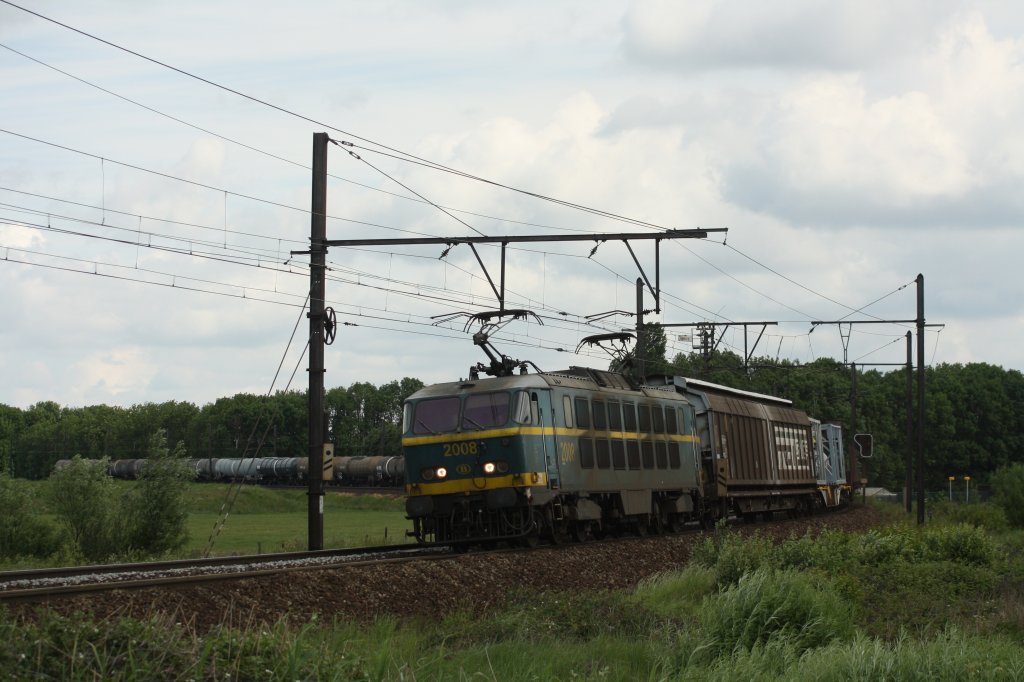 2008 befhrt die Schleife bei Ekeren vom Hafen kommend nach Noorderdokken
am 14.05.11