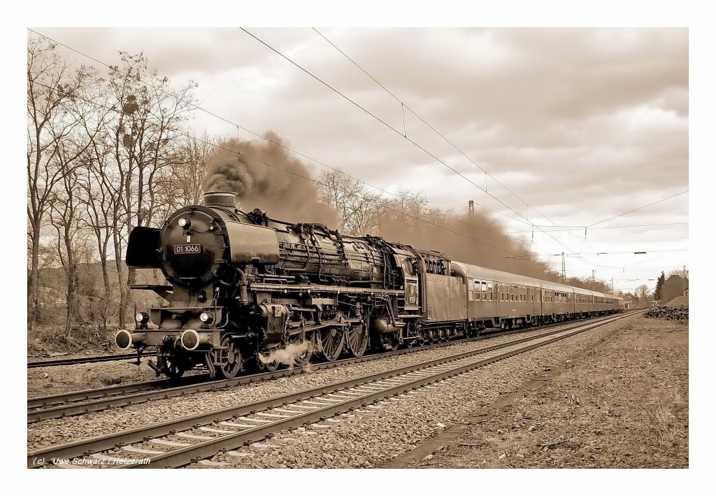 2010 war das grosse Dampfspektakel, hier mal eine Aufnahme von der  01 1066  aufgenomen am 02-04-2010 am Bahnhof von Hetzerath (von Koblenz nach Trier)