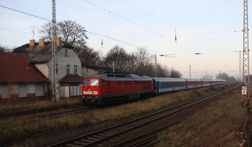 20.11.2011 232 524-9 mit EC 179 in Schnermark Richtung Angermnde.