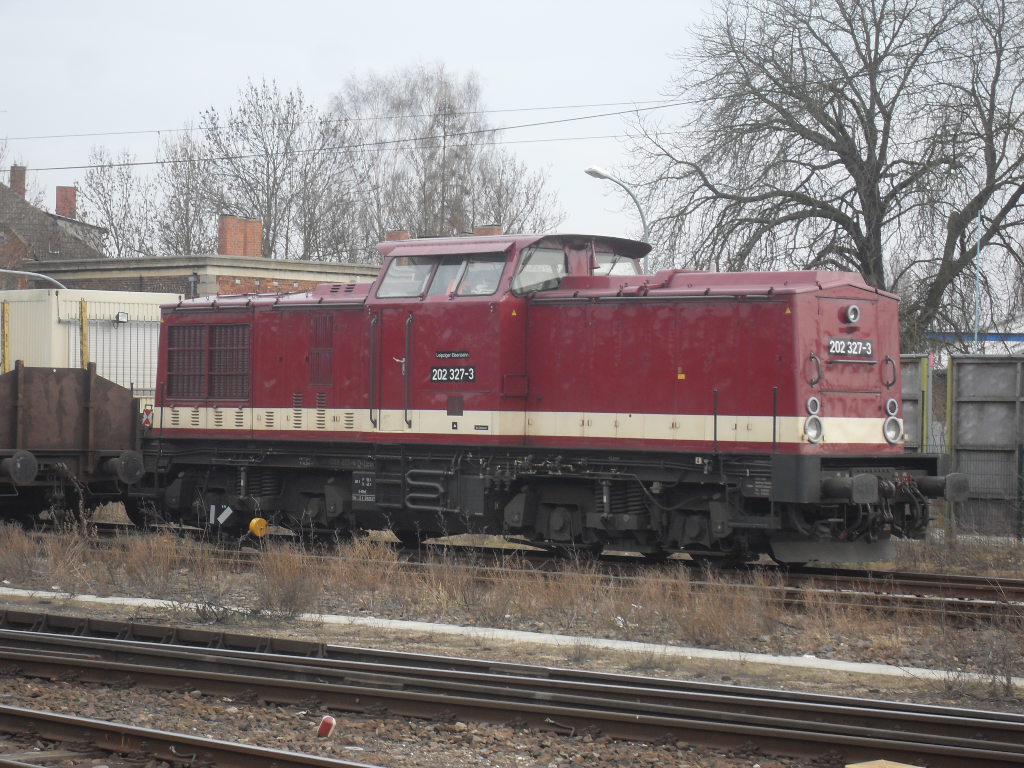 202 327 (203 227)stand am 13.03.2011 in Stendal.